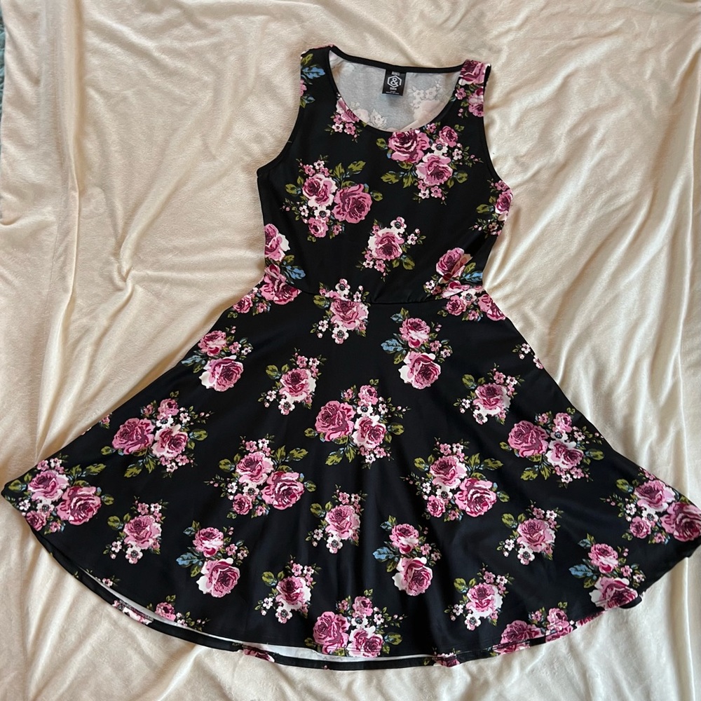 Agnes & Dora, sleeveless dress. black with pink floral print, women small